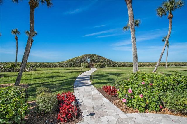 10851 Gulf Shore DR # 402, Naples, FL 34108