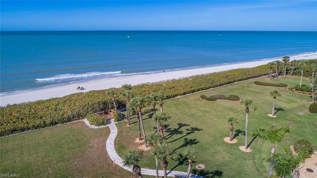 10851 Gulf Shore DR # 402, Naples, FL 34108