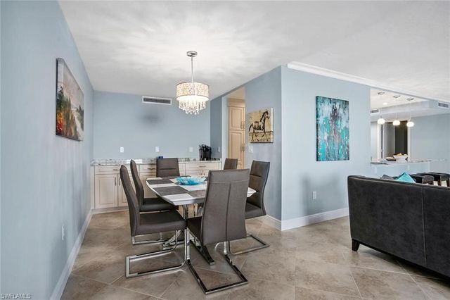 10851 Gulf Shore DR # 402, Naples, FL 34108