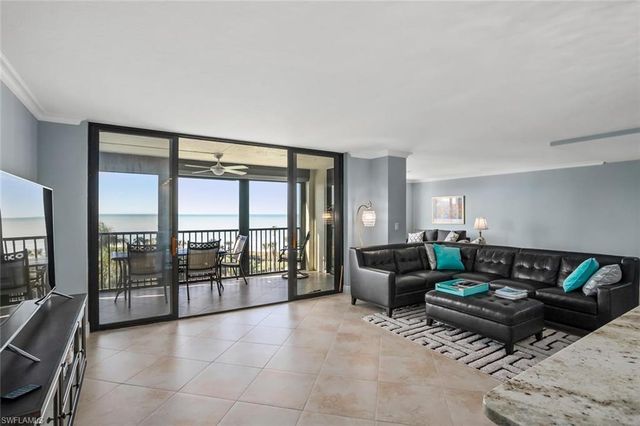 10851 Gulf Shore DR # 402, Naples, FL 34108