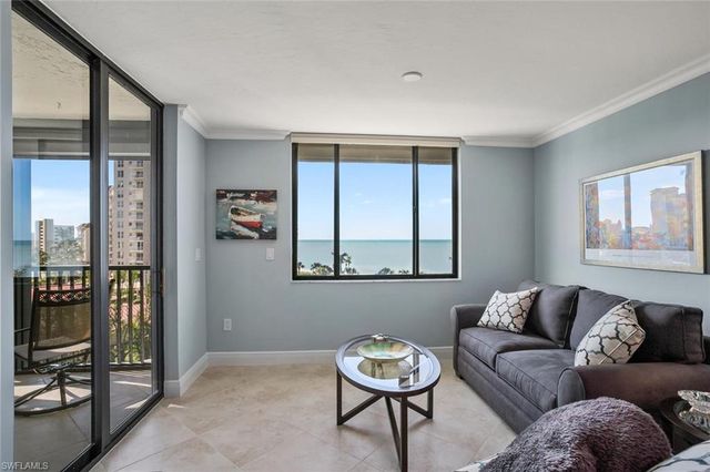 10851 Gulf Shore DR # 402, Naples, FL 34108