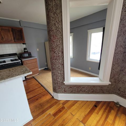 938 Park Avenue, Schenectady, NY 12308