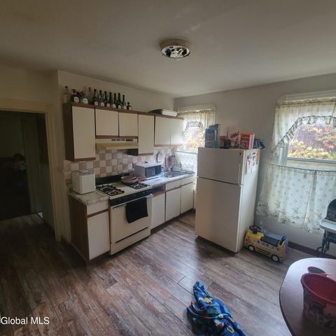 938 Park Avenue, Schenectady, NY 12308