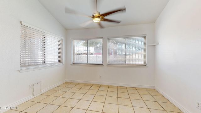 2001 Bobby Jones dr A, El Paso, TX 79936
