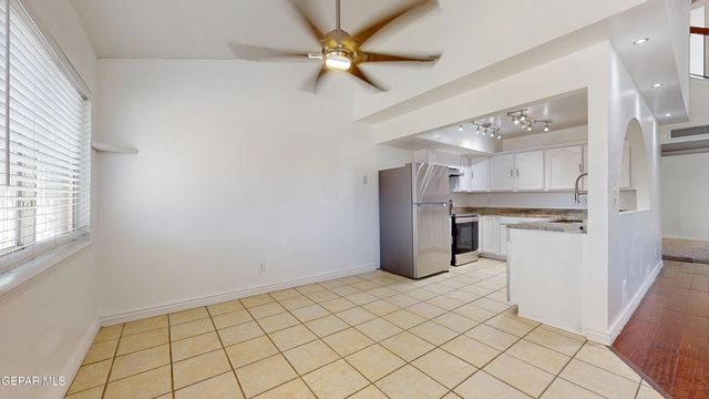 2001 Bobby Jones dr A, El Paso, TX 79936