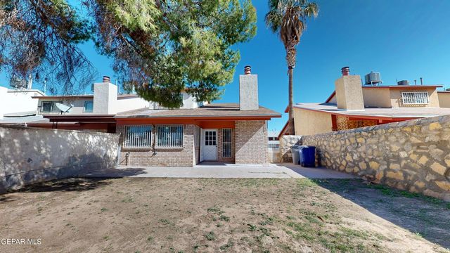 2001 Bobby Jones dr A, El Paso, TX 79936