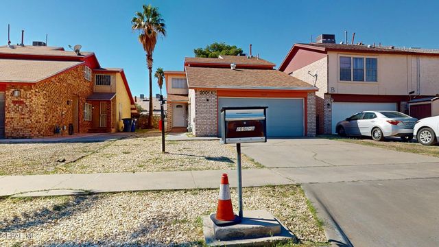 2001 Bobby Jones dr A, El Paso, TX 79936