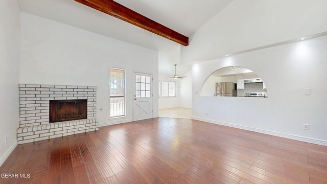 2001 Bobby Jones dr A, El Paso, TX 79936