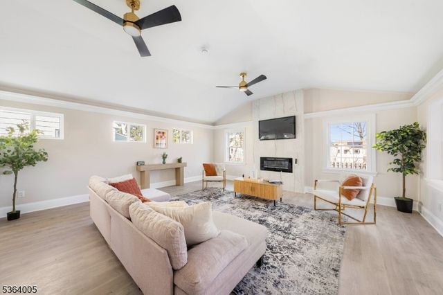 536 Spruce Ave, Garwood Boro, NJ 07027