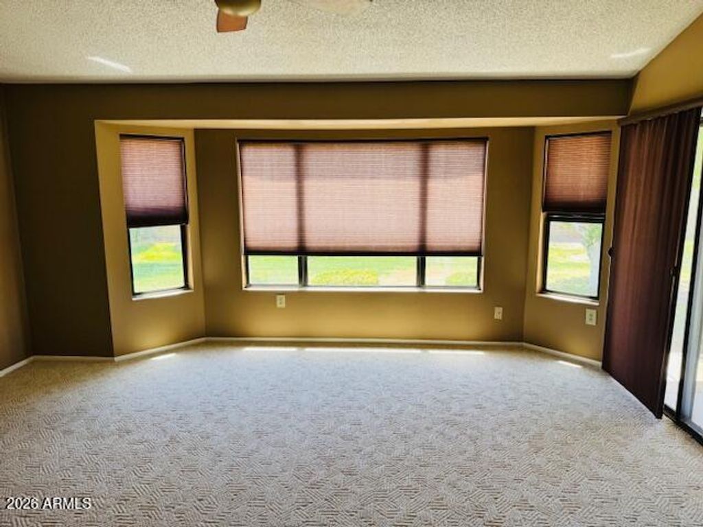 Image 11 of property listing at 13047 W PEACH BLOSSOM Drive, Sun City West, AZ 85375