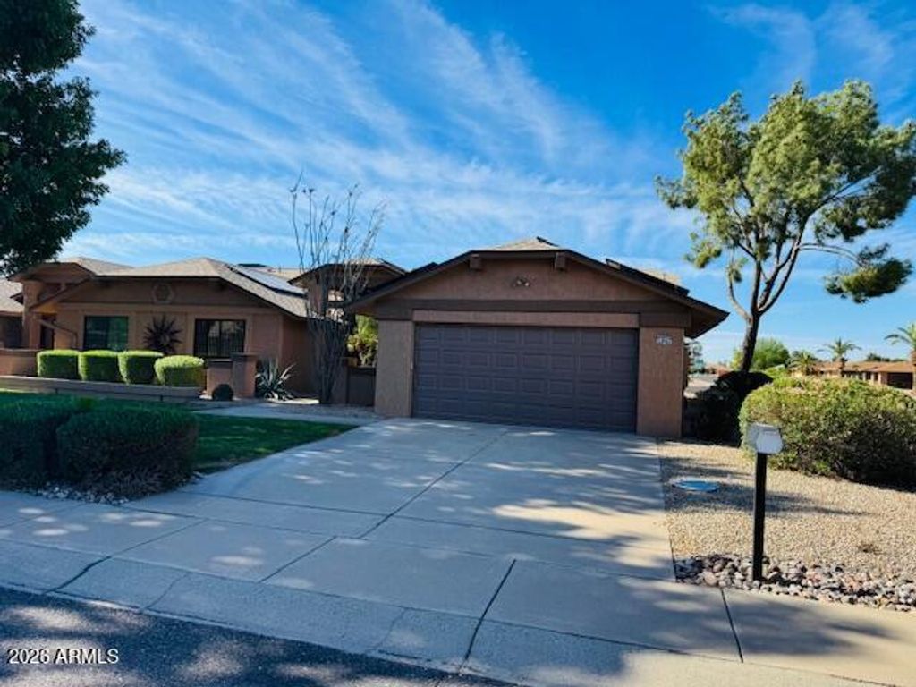 Image 2 of property listing at 13047 W PEACH BLOSSOM Drive, Sun City West, AZ 85375