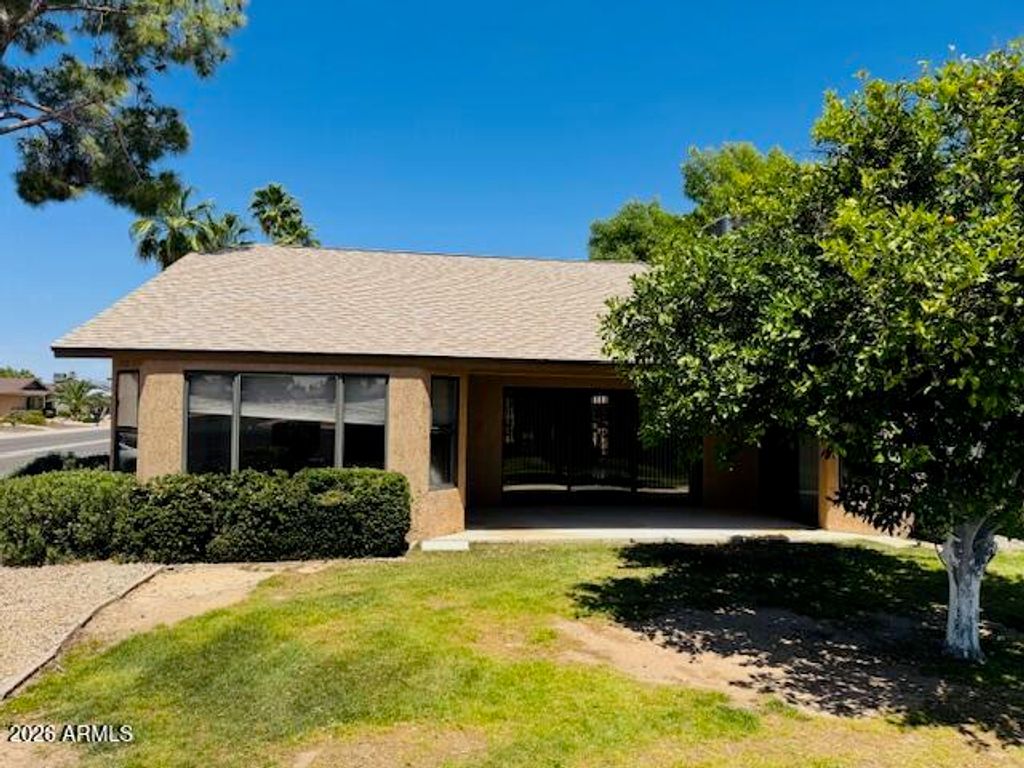 Image 21 of property listing at 13047 W PEACH BLOSSOM Drive, Sun City West, AZ 85375