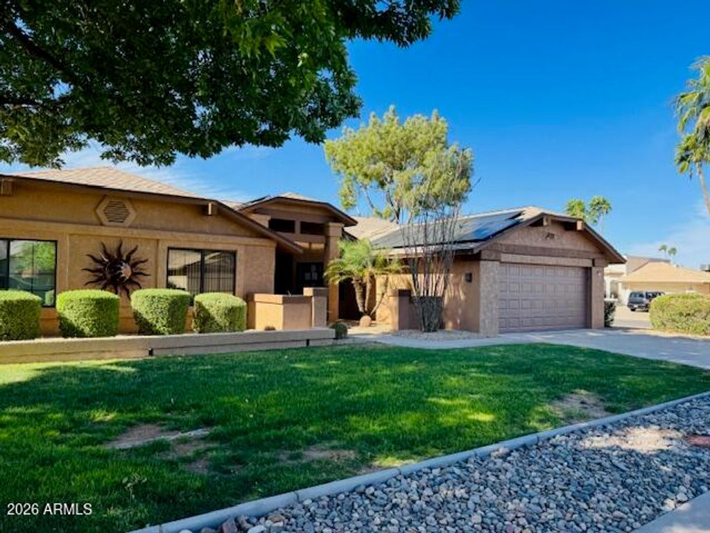 Image 3 of property listing at 13047 W PEACH BLOSSOM Drive, Sun City West, AZ 85375