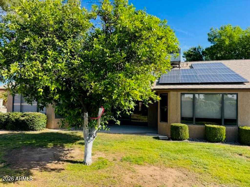 Image 5 of property listing at 13047 W PEACH BLOSSOM Drive, Sun City West, AZ 85375