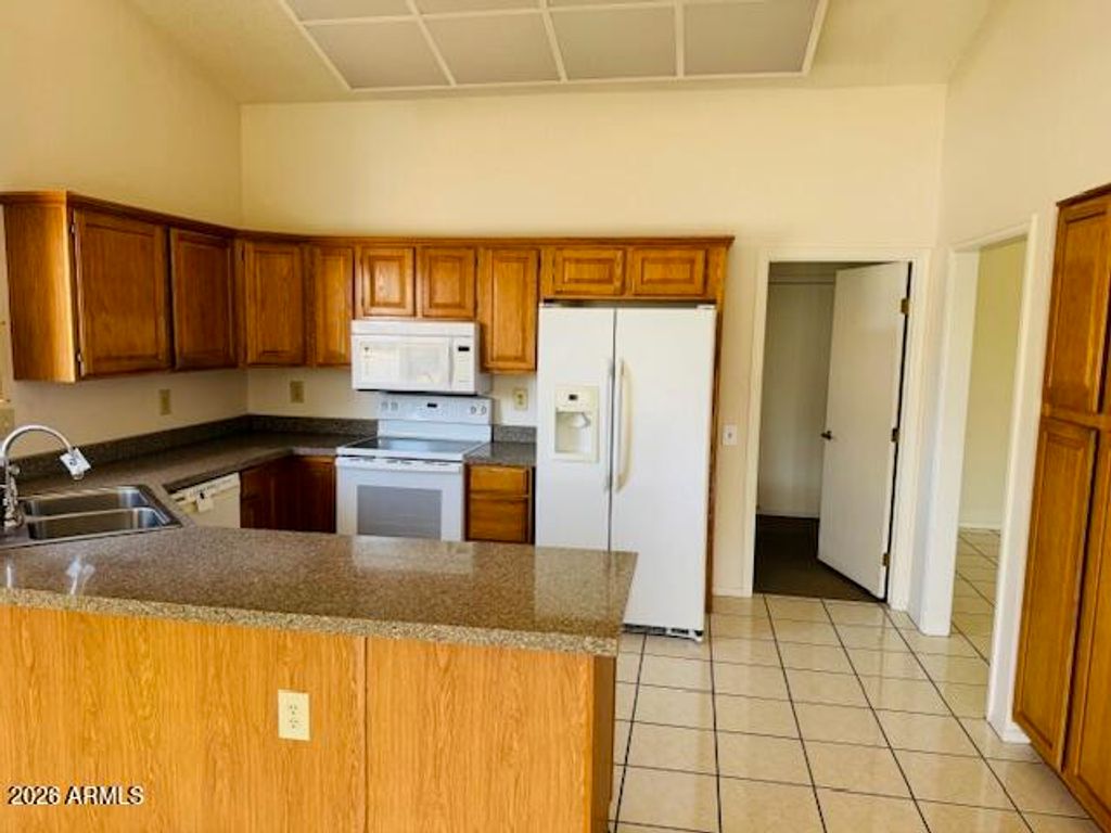 Image 8 of property listing at 13047 W PEACH BLOSSOM Drive, Sun City West, AZ 85375