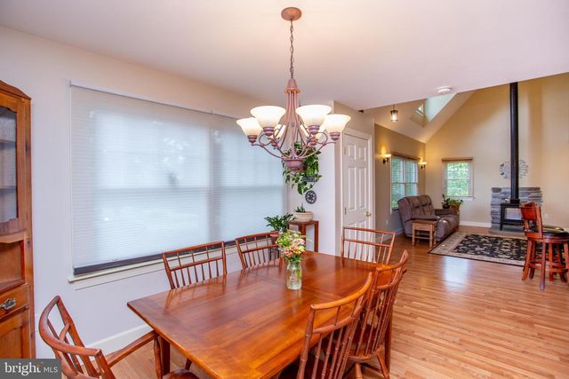 117 CIRCLE DR S, Lambertville, NJ 08530