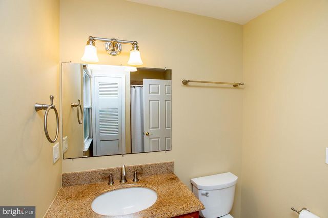 117 CIRCLE DR S, Lambertville, NJ 08530