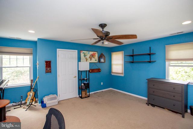 117 CIRCLE DR S, Lambertville, NJ 08530