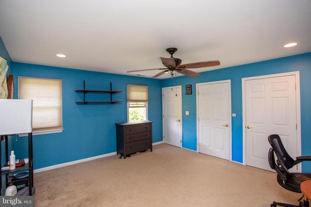 117 CIRCLE DR S, Lambertville, NJ 08530
