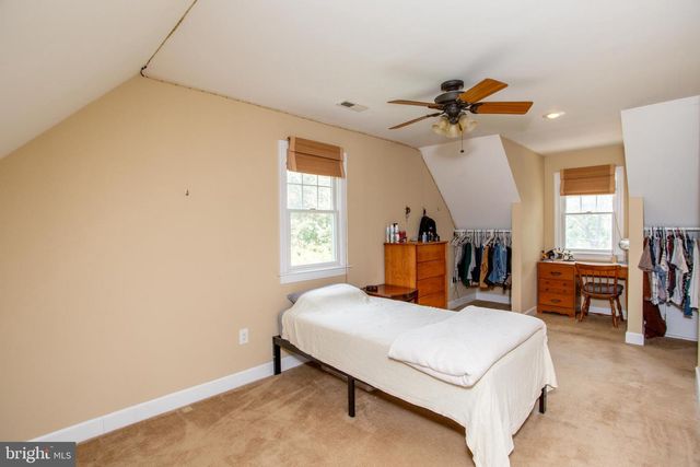 117 CIRCLE DR S, Lambertville, NJ 08530