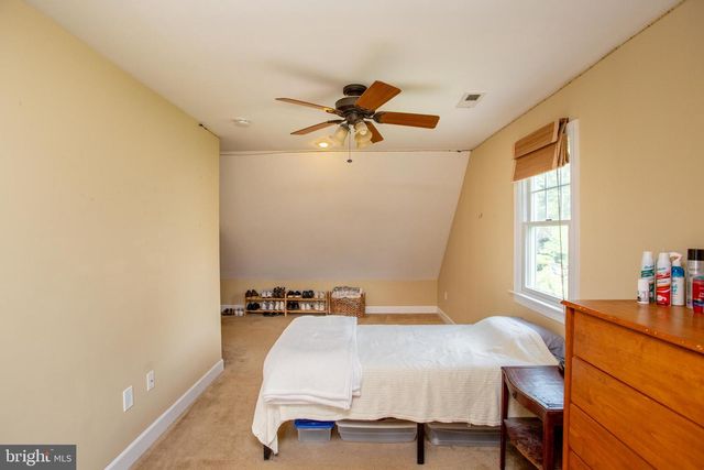 117 CIRCLE DR S, Lambertville, NJ 08530