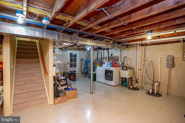 117 CIRCLE DR S, Lambertville, NJ 08530