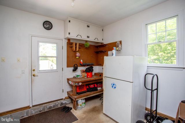 117 CIRCLE DR S, Lambertville, NJ 08530
