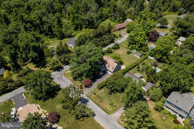 117 CIRCLE DR S, Lambertville, NJ 08530