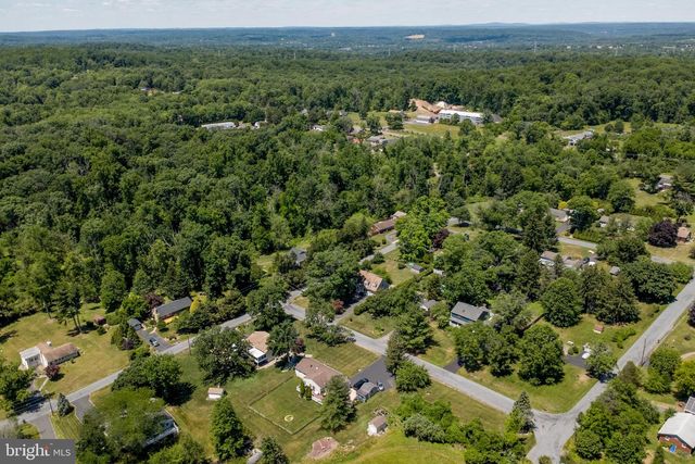 117 CIRCLE DR S, Lambertville, NJ 08530