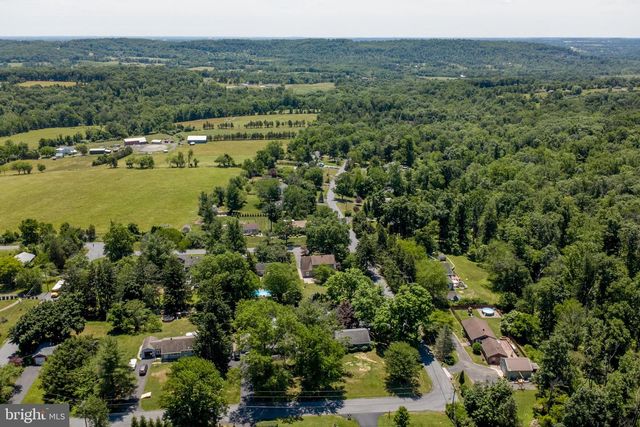 117 CIRCLE DR S, Lambertville, NJ 08530