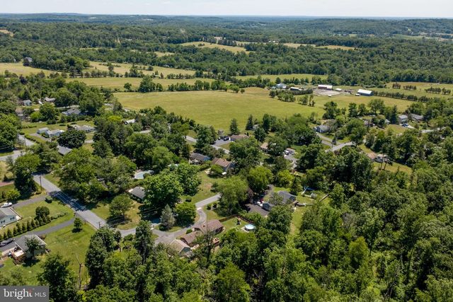 117 CIRCLE DR S, Lambertville, NJ 08530
