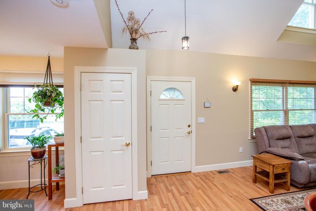 117 CIRCLE DR S, Lambertville, NJ 08530