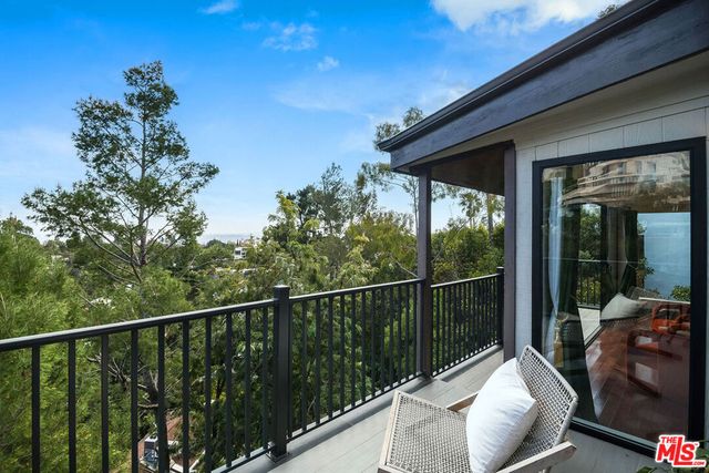 9234 Kinglet Drive, Los Angeles, CA 90069