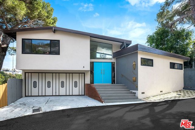 9234 Kinglet Drive, Los Angeles, CA 90069