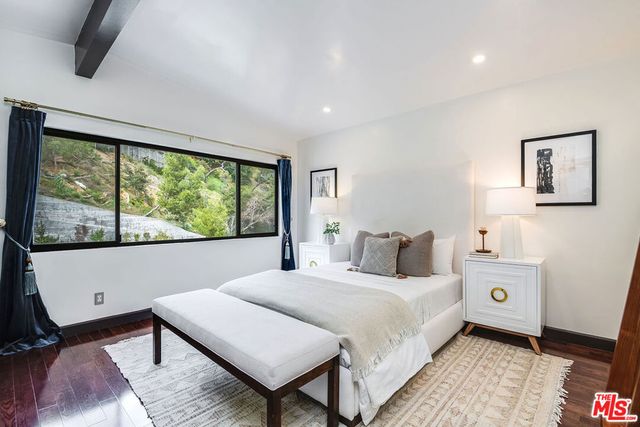 9234 Kinglet Drive, Los Angeles, CA 90069