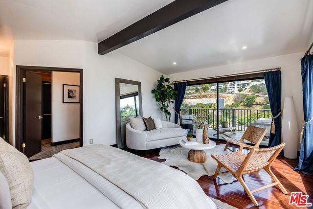 9234 Kinglet Drive, Los Angeles, CA 90069