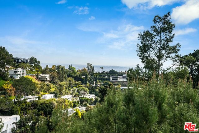 9234 Kinglet Drive, Los Angeles, CA 90069