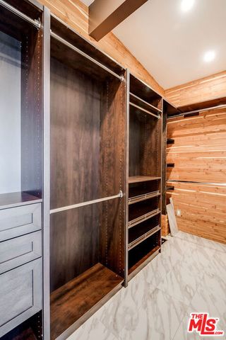 9234 Kinglet Drive, Los Angeles, CA 90069