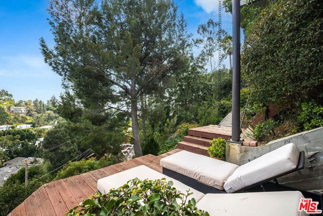 9234 Kinglet Drive, Los Angeles, CA 90069
