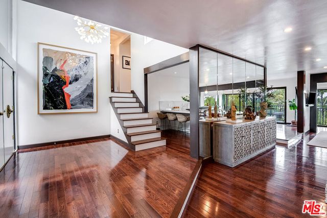 9234 Kinglet Drive, Los Angeles, CA 90069