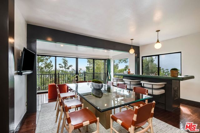 9234 Kinglet Drive, Los Angeles, CA 90069