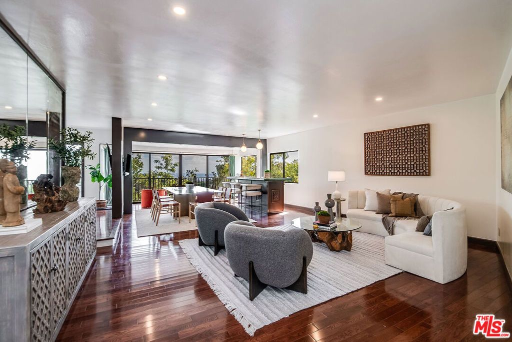 9234 Kinglet Drive, Los Angeles, CA 90069