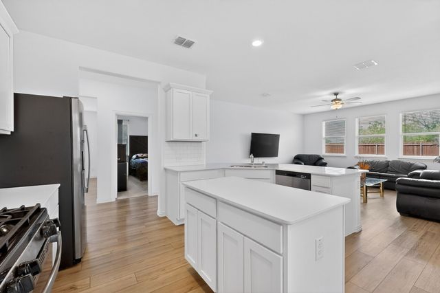 3401 Kingsview Drive, Denton, TX 76207