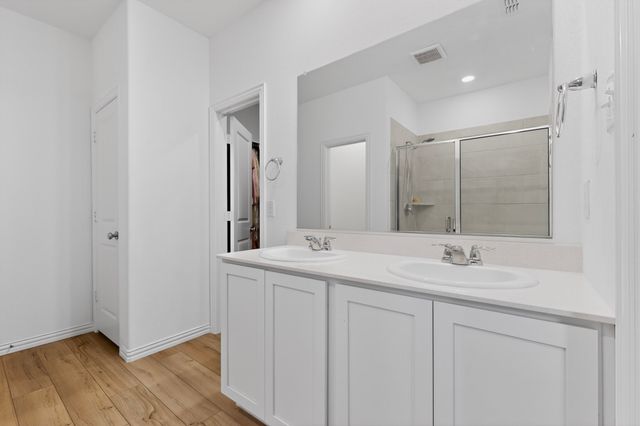 3401 Kingsview Drive, Denton, TX 76207