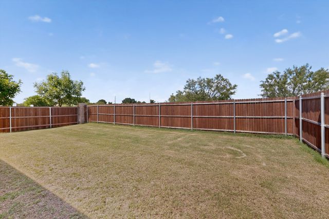 3401 Kingsview Drive, Denton, TX 76207
