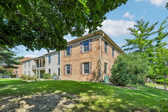 1760 BRISTOL Walk B, Hoffman Estates, IL 60169