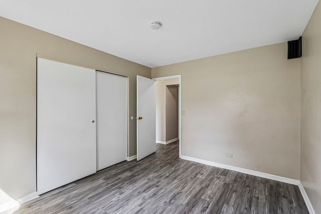 1760 BRISTOL Walk B, Hoffman Estates, IL 60169