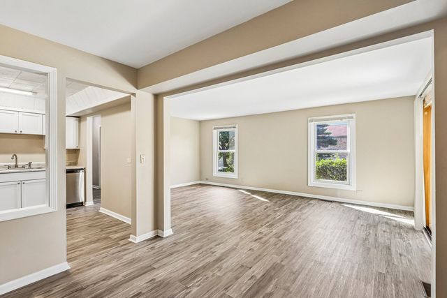 1760 BRISTOL Walk B, Hoffman Estates, IL 60169
