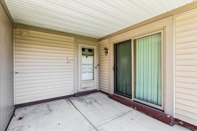 1760 BRISTOL Walk B, Hoffman Estates, IL 60169