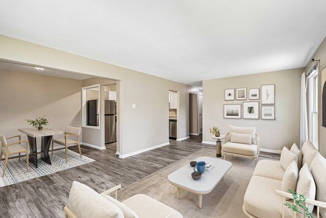 1760 BRISTOL Walk B, Hoffman Estates, IL 60169